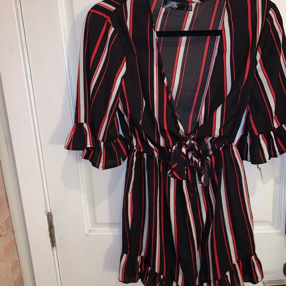 Missguided™️ Black and Red Low V Neck Romper NEW!